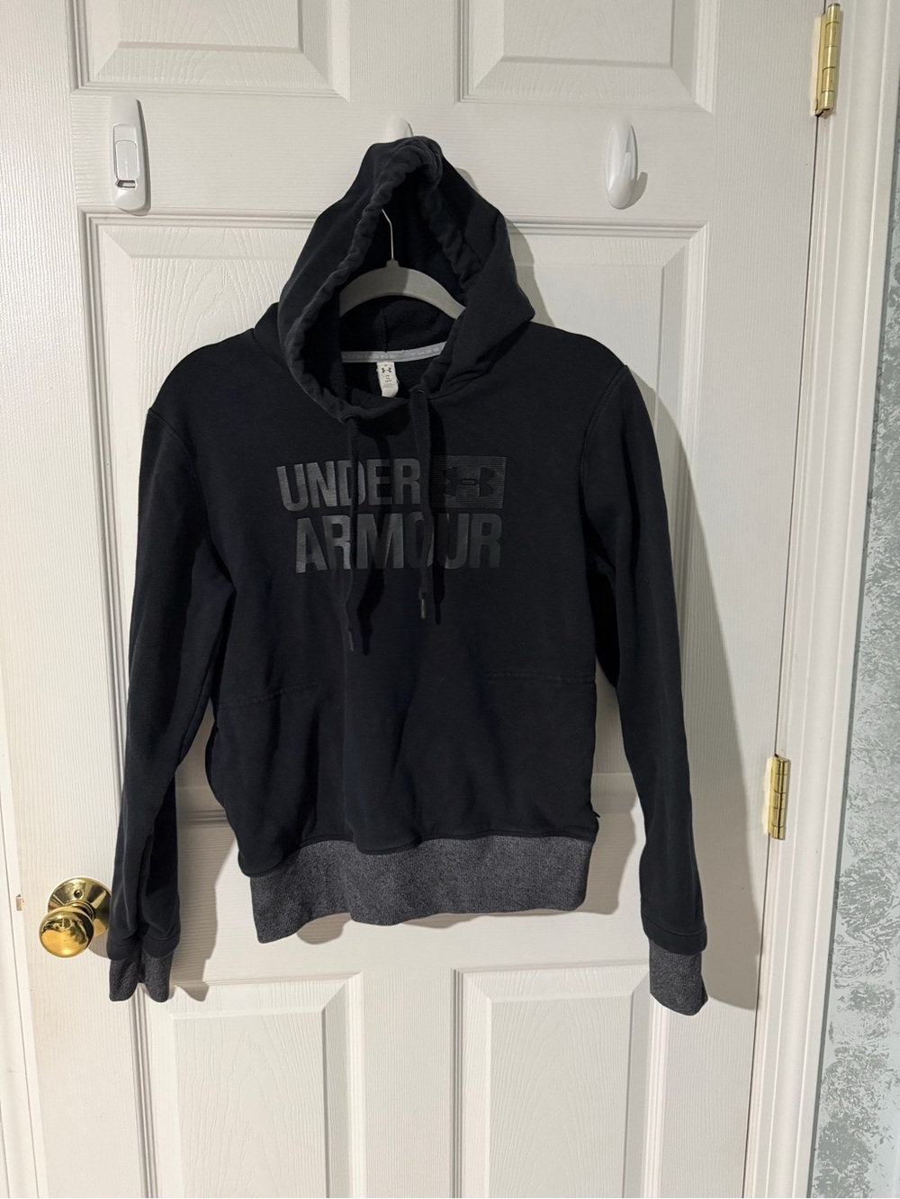 Under Armour Women's Black Logo Hoodie Sweater